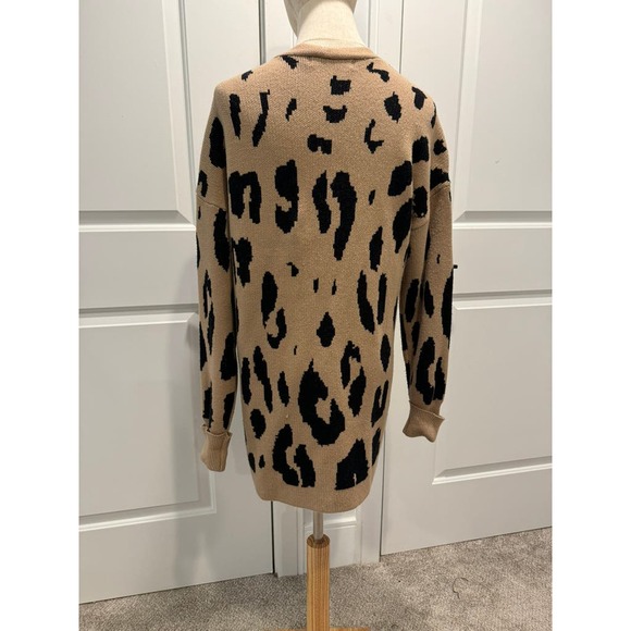 Zesica | Color: Light brown/tan &
cheetah print | Cardigan | Condition: Great - Picture 4 of 7